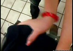 Esposa cachonda ver videos porno de venezolanas seduce a su hijastro!